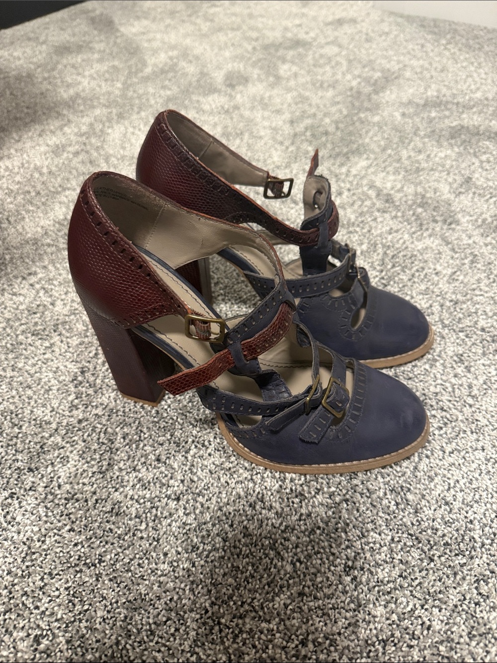 Hinge Heels